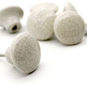 Mou White Ceramic Knobs